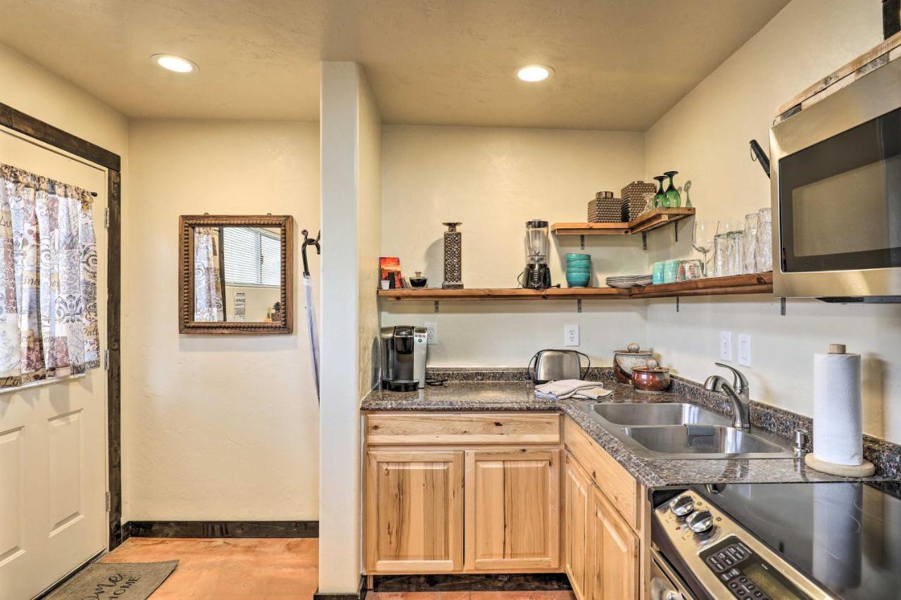 Pet-Friendly Tucson Casita Shared Hot Tub And Porch 빌라 외부 사진