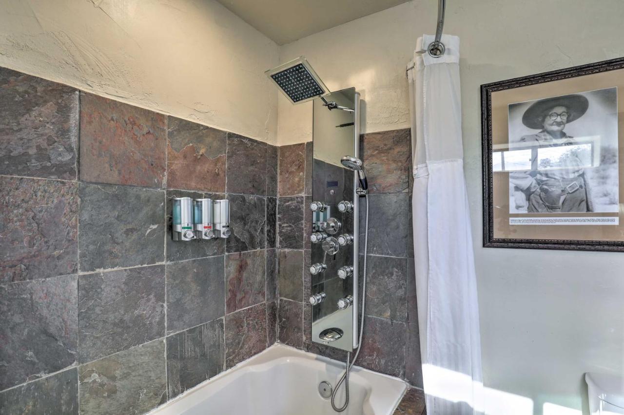 Pet-Friendly Tucson Casita Shared Hot Tub And Porch 빌라 외부 사진