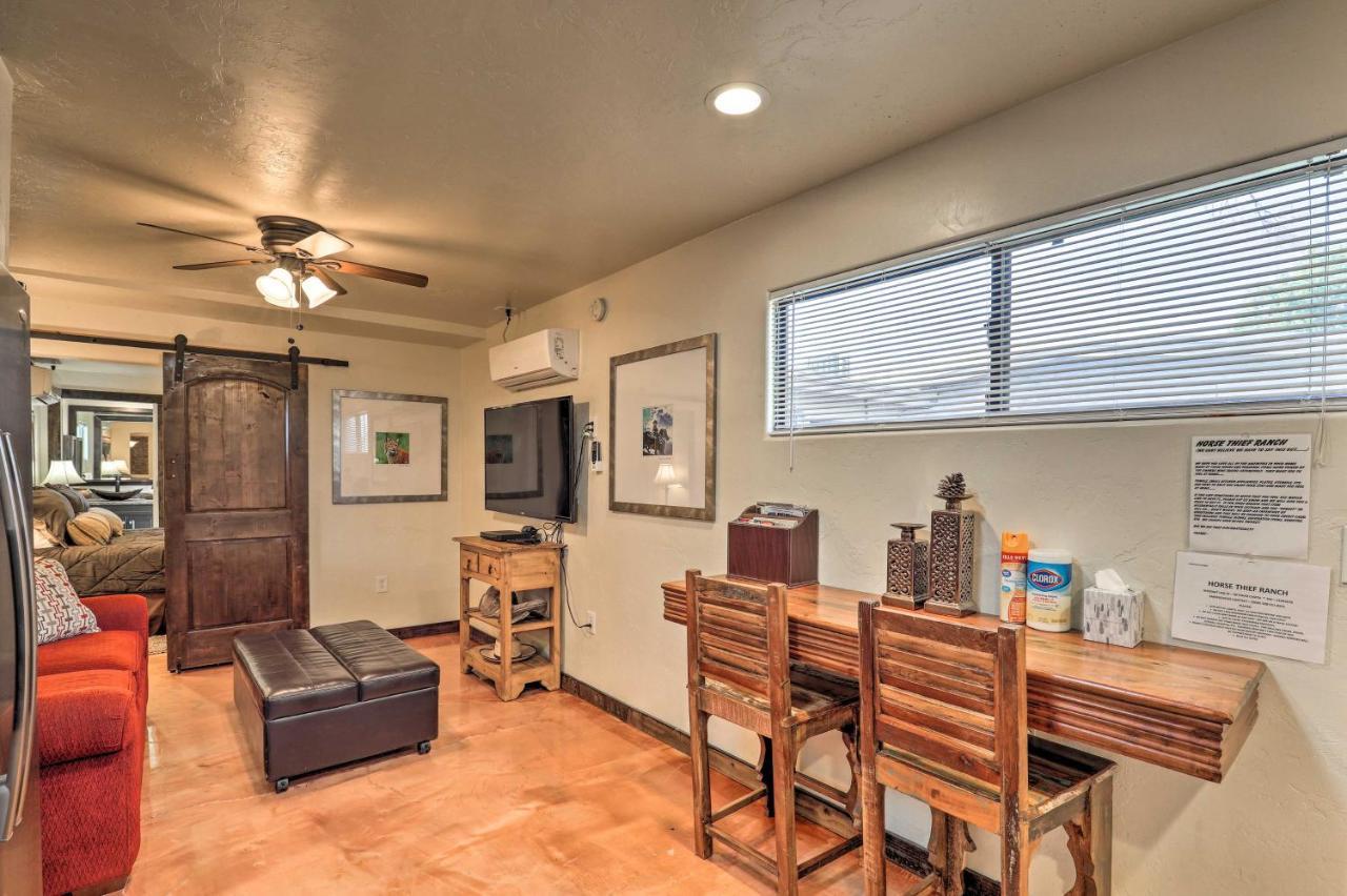 Pet-Friendly Tucson Casita Shared Hot Tub And Porch 빌라 외부 사진